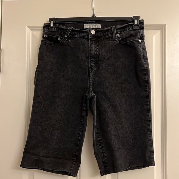 Levi’s ladies shorts - Picture 1 of 12